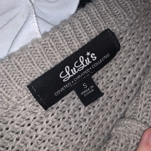 Oversized taupe sweater with low back - Picture 3 of 3